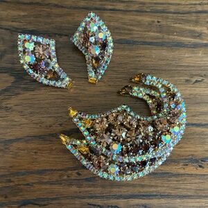 Gorgeous VTG Multicolor Rhinestone Brooch/Earrings